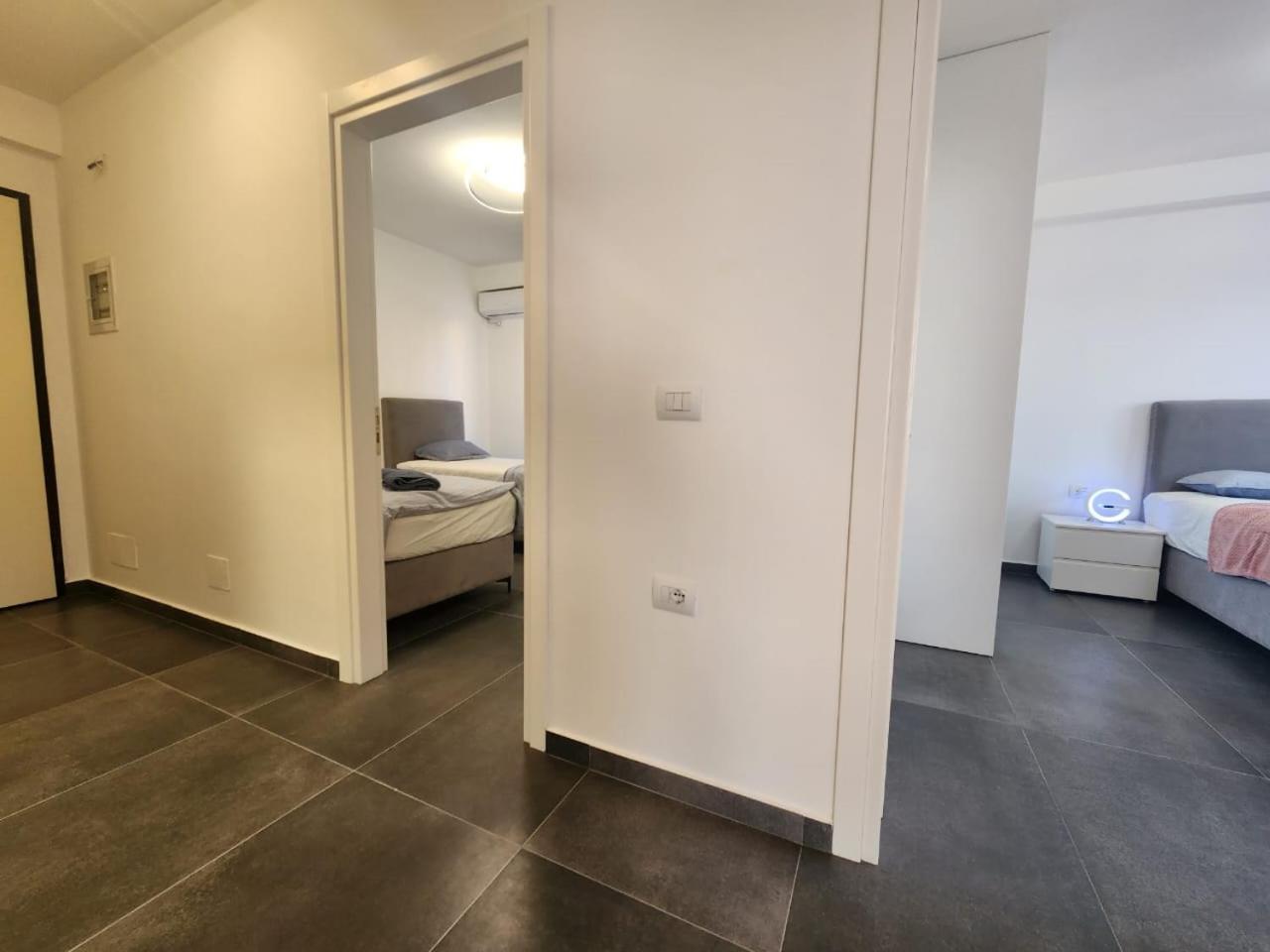 Fantastic Sea View Apartament Saranda